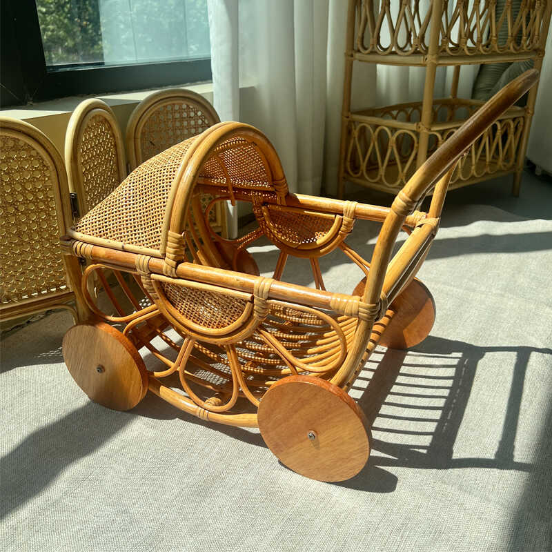 Woven Rattan Baby Stroller Vin - Photography Vintage Style recension och pris