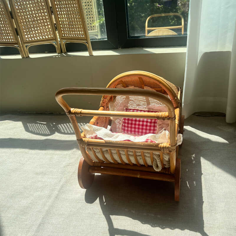 Woven Rattan Baby Stroller Vin - Photography Vintage Style recension och pris