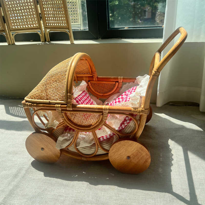 Woven Rattan Baby Stroller Vin - Photography Vintage Style recension och pris